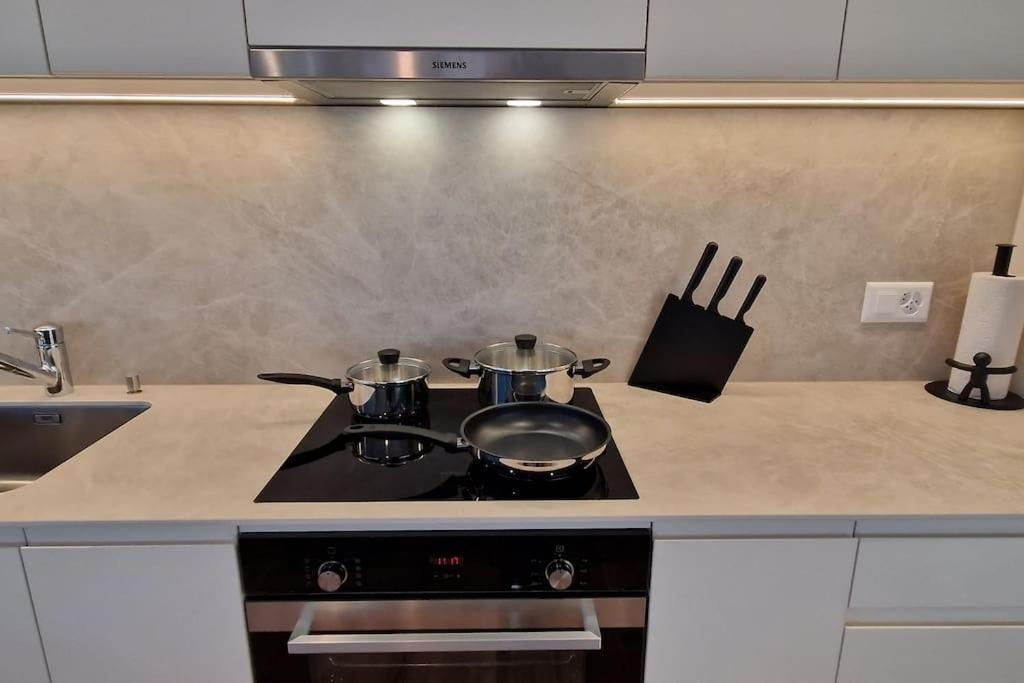 Visionary Hospitality Rothenburg, Lucerne - Premium Apartments With Free Parking, Washer, Kitchen, Terrace, 15' City Kültér fotó