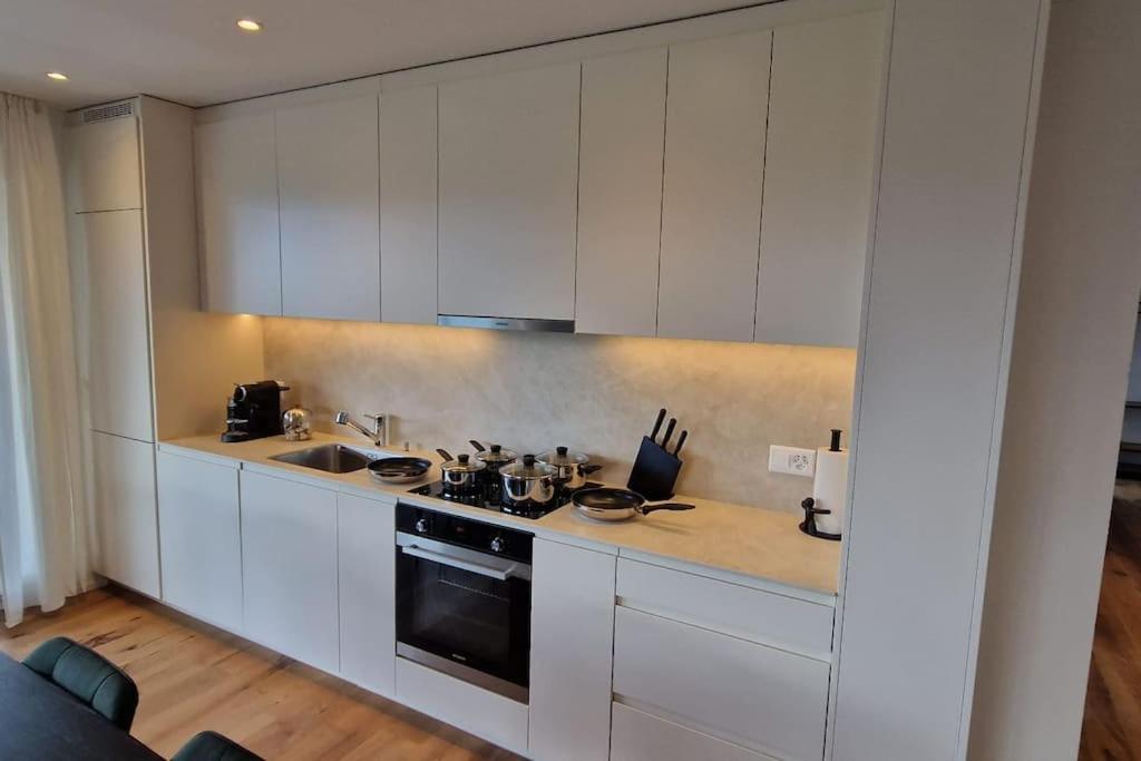 Visionary Hospitality Rothenburg, Lucerne - Premium Apartments With Free Parking, Washer, Kitchen, Terrace, 15' City Kültér fotó